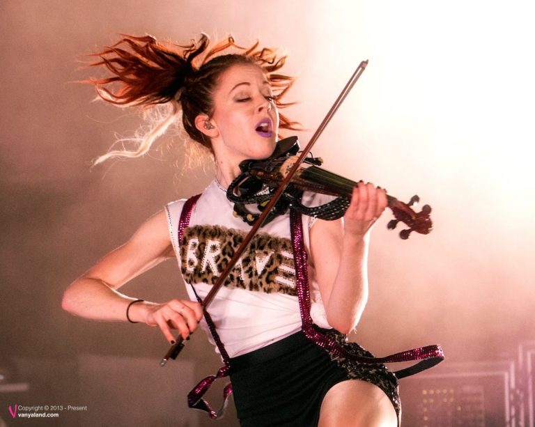 Photo Gallery Lindsey Stirling delivers a captivating audio/visual