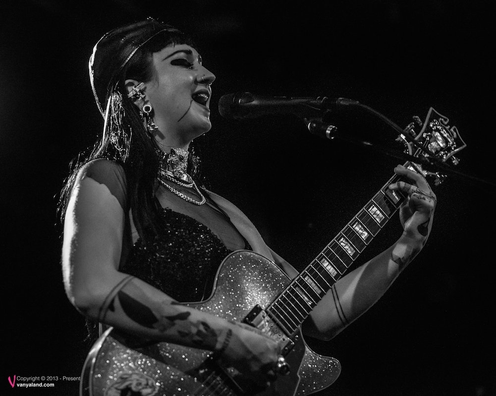 photo-gallery-hiatus-kaiyote-bring-that-future-soul-summer-heat-to-the