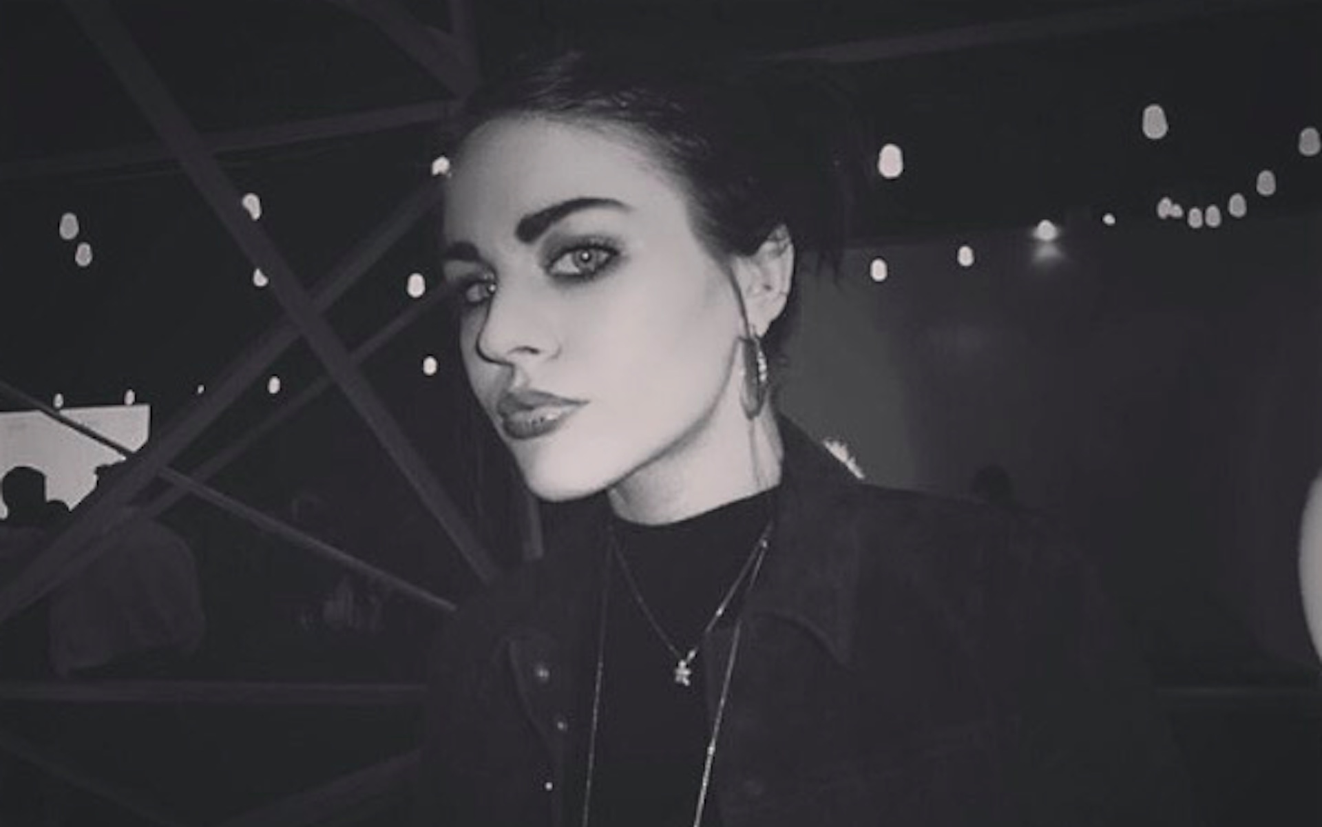 Frances Bean pens note for Kurt Cobain on what would have been her