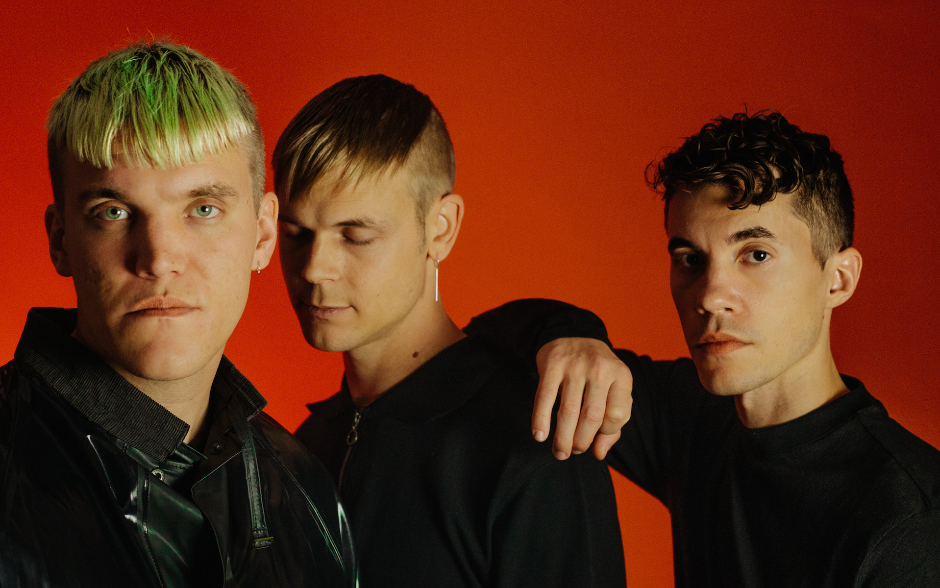 Lineas Singer Lines throw down an electro-pop anthem for their 'People'